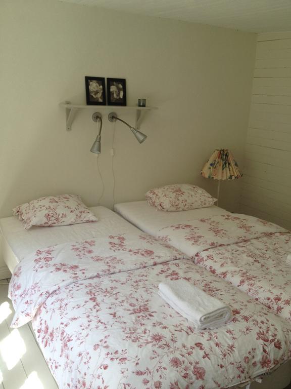 Saebyholms Gard Bed and Breakfast Laholm Habitación foto