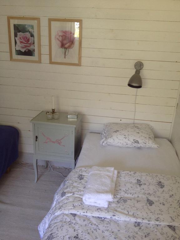 Saebyholms Gard Bed and Breakfast Laholm Habitación foto